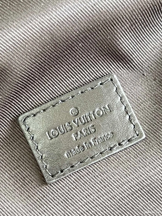 WIS VERTICAL WALLET VUITTON LOUIS WEARABLE S-LOCK 0212